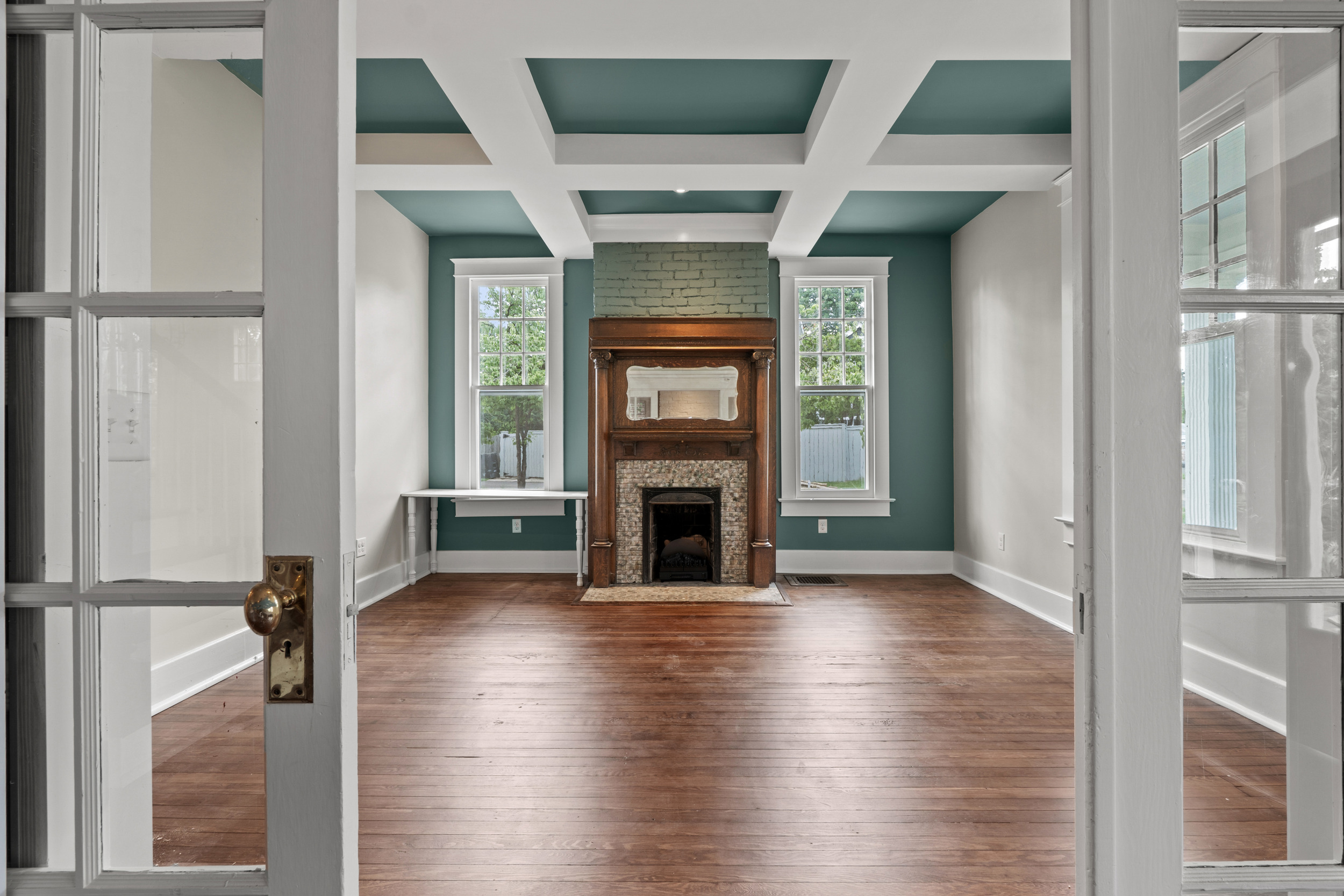 1920 Victorian to-the-studs - photo 1 of 15