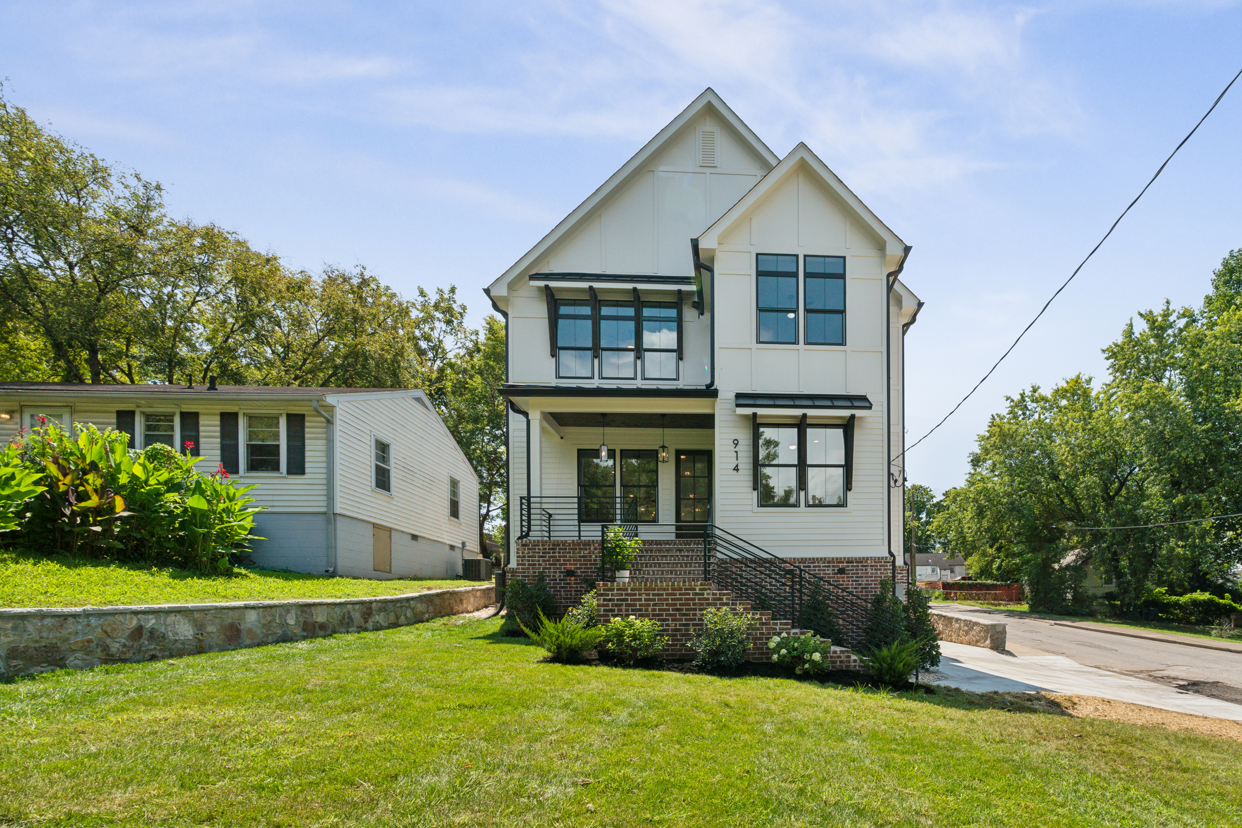 914 DOUGLAS - photo 1 of 10